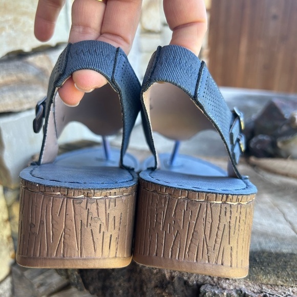 Journee Mckell women’s wedge heel blue sandals w/double buckle Sz-7.5. K - Picture 7 of 11